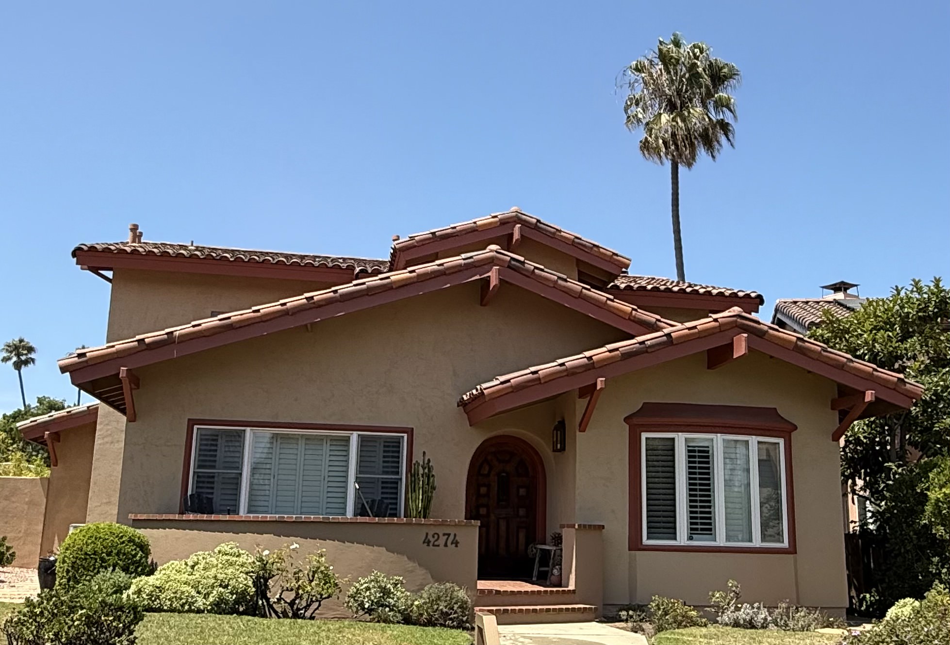 Traditional home exterior painting San Diego - Classic residential painting services