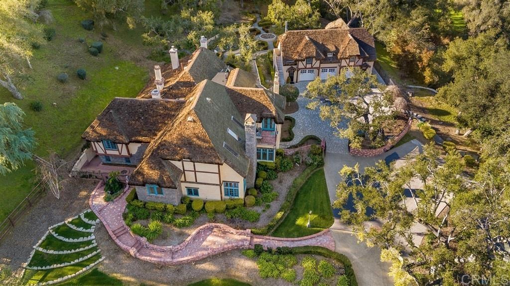 Mustaine residence exterior
